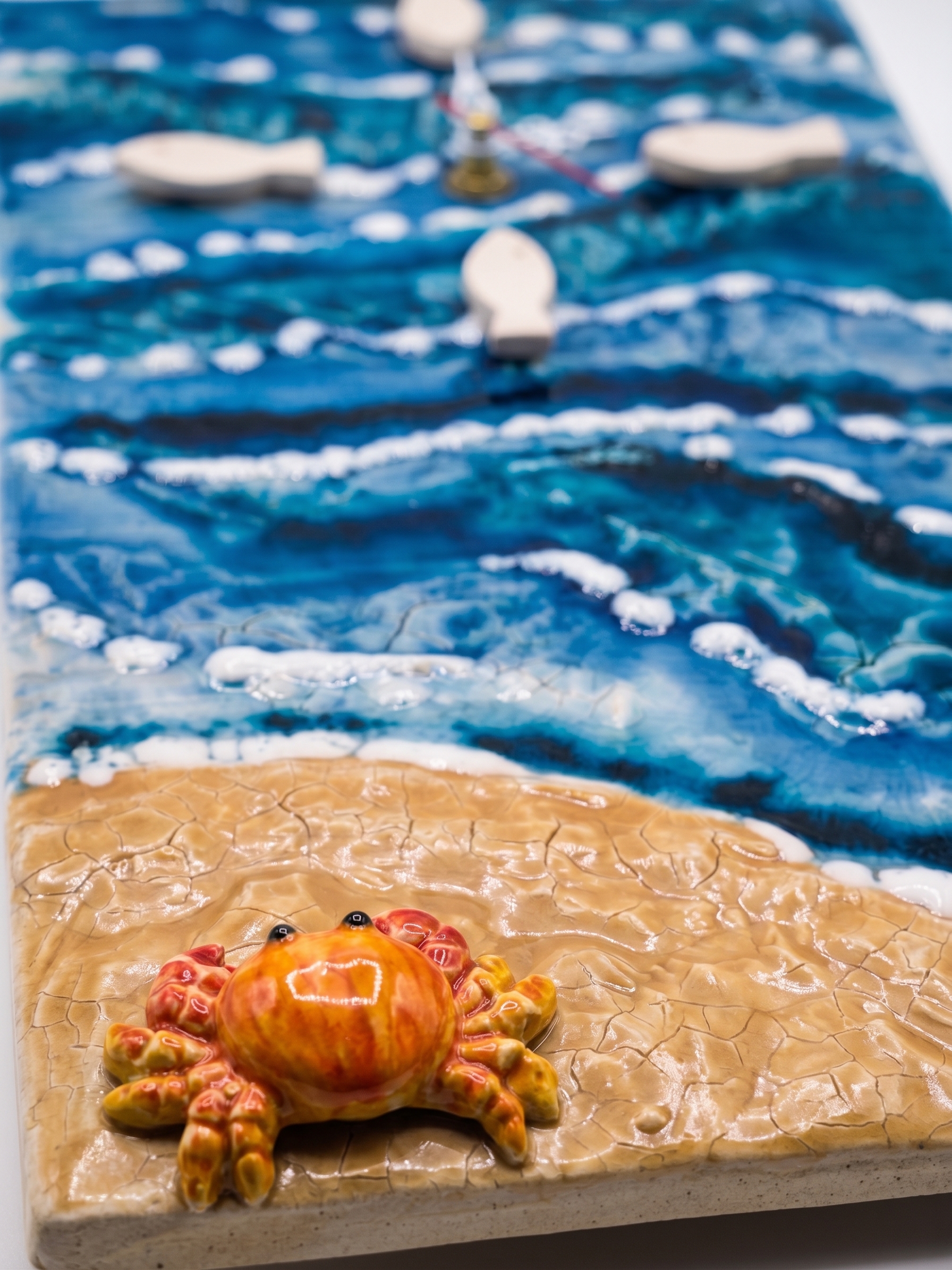 Orologio da Parete in Ceramica a Tema Marino con Granchio Orologio da Parete in Ceramica a Tema Marino con Granchio