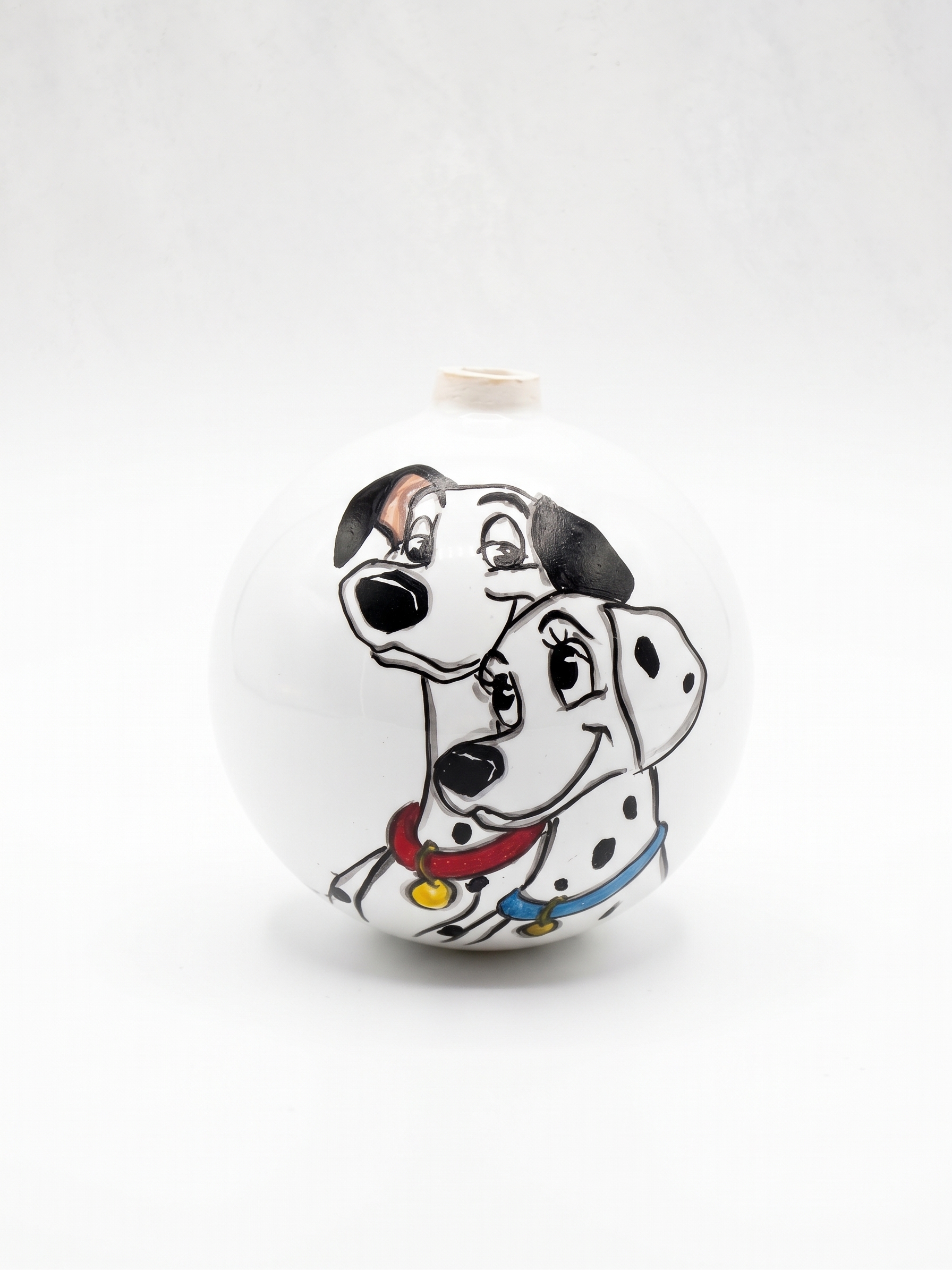 Pallina di Natale in ceramica con cani dalmata
