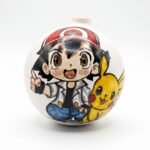 Pallina in Ceramica Bimbo col Cappellino e Amico Giallo