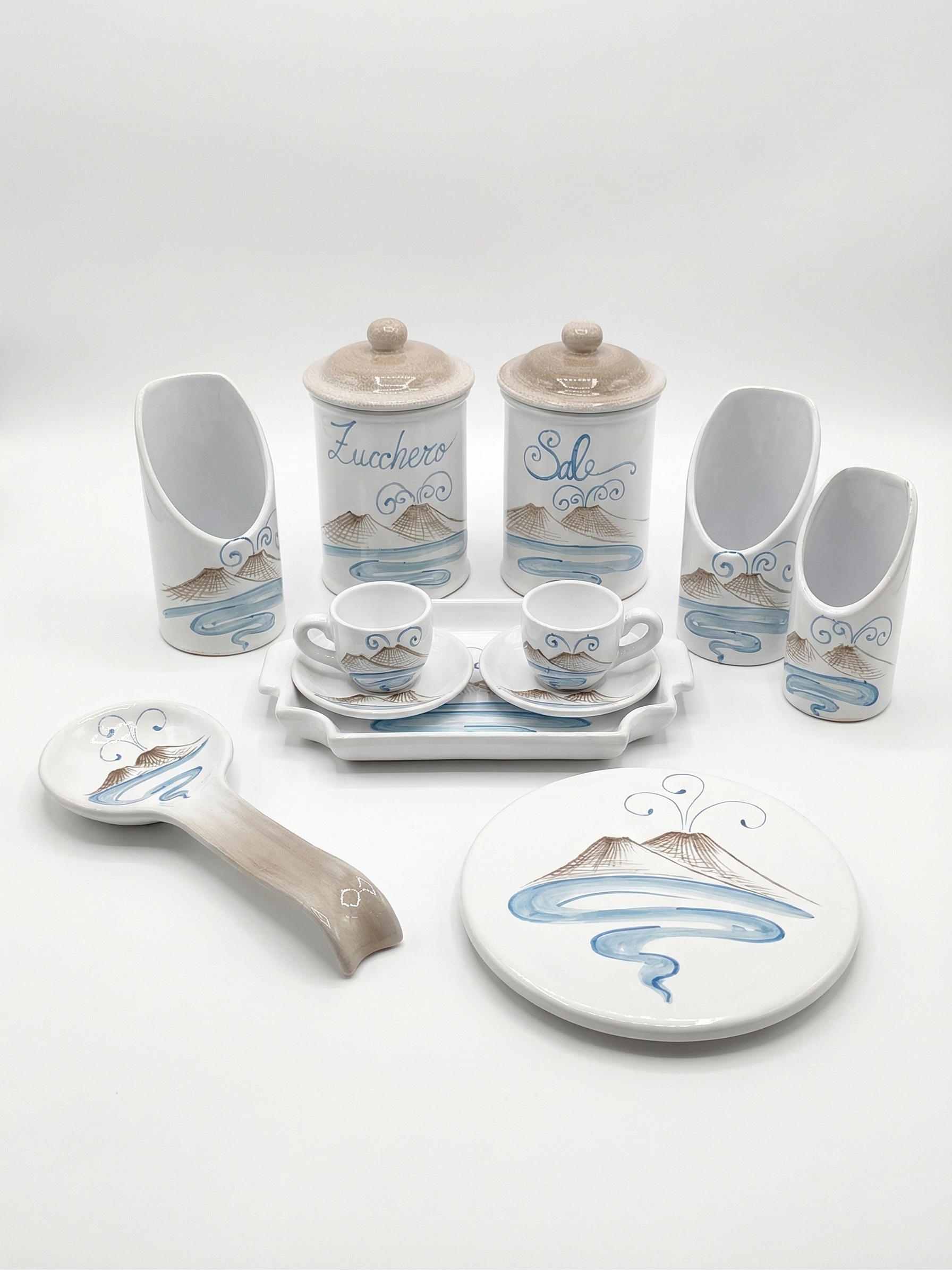 Set Cucina in Ceramica Decorata Vulcano e Mare Set Cucina in Ceramica Decorata Vulcano e Mare