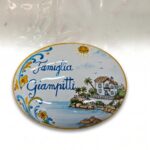 Targa in ceramica Famiglia Giampitti con paesaggio marino