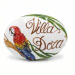 Targa in Ceramica Personalizzata Villa Dora con Pappagallo